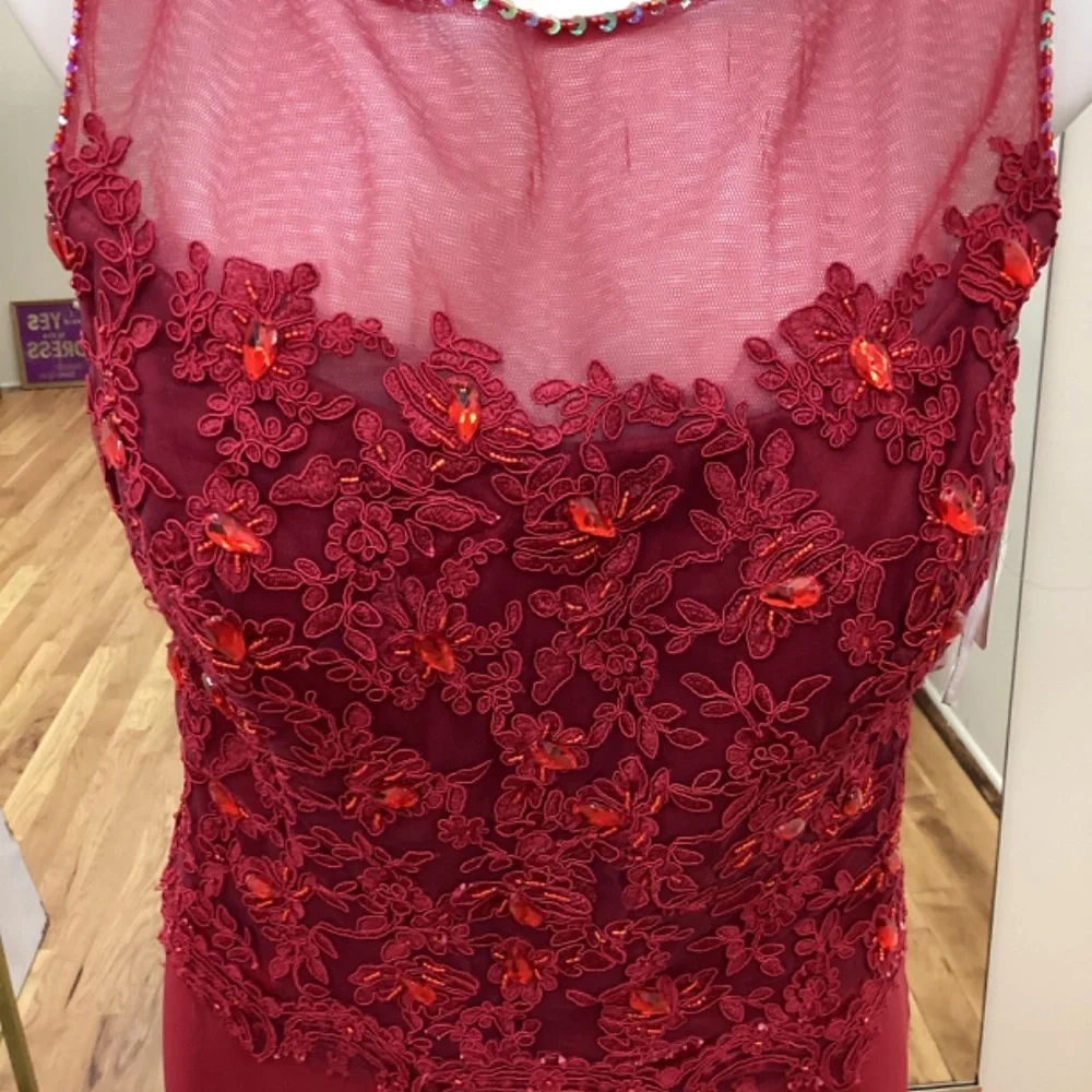 Mother of the Bride or Mother of the Groom gown - Picture 2 of 5